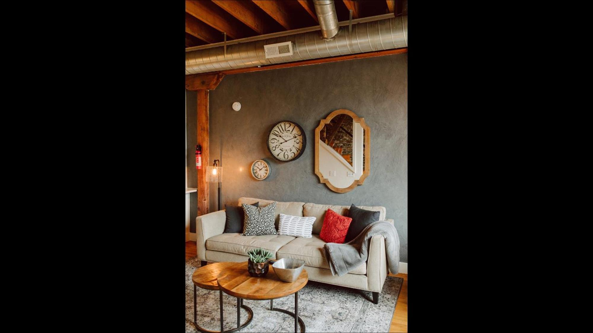 One bedroom downtown, aka. “The Broken Clock Loft” Springfield Buitenkant foto